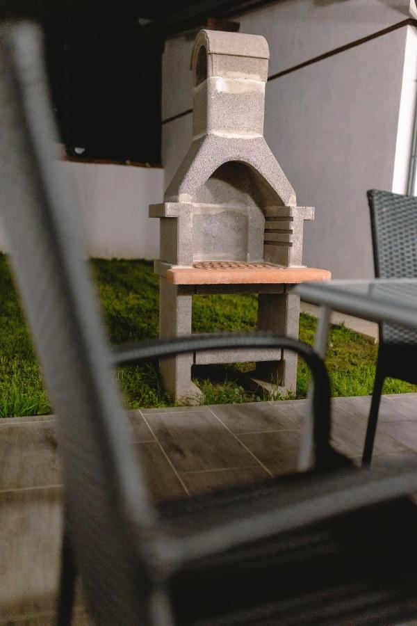 Studio Apartman Planb, Self Check In โอซีเยก ภายนอก รูปภาพ