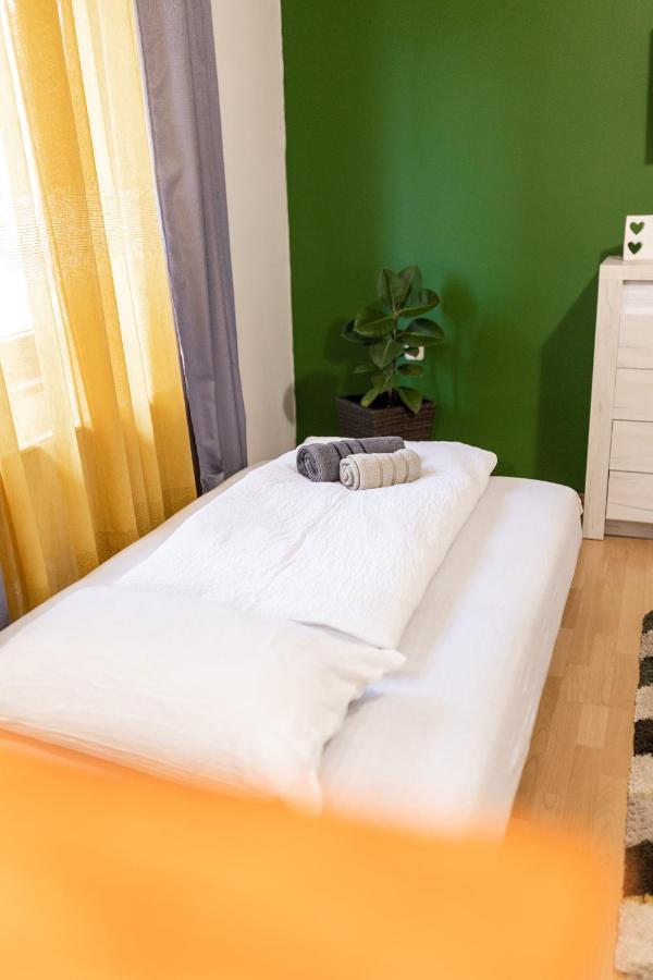 Studio Apartman Planb, Self Check In โอซีเยก ภายนอก รูปภาพ
