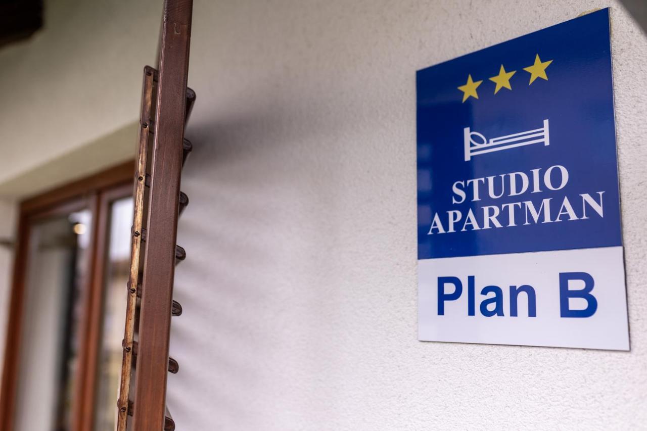 Studio Apartman Planb, Self Check In โอซีเยก ภายนอก รูปภาพ
