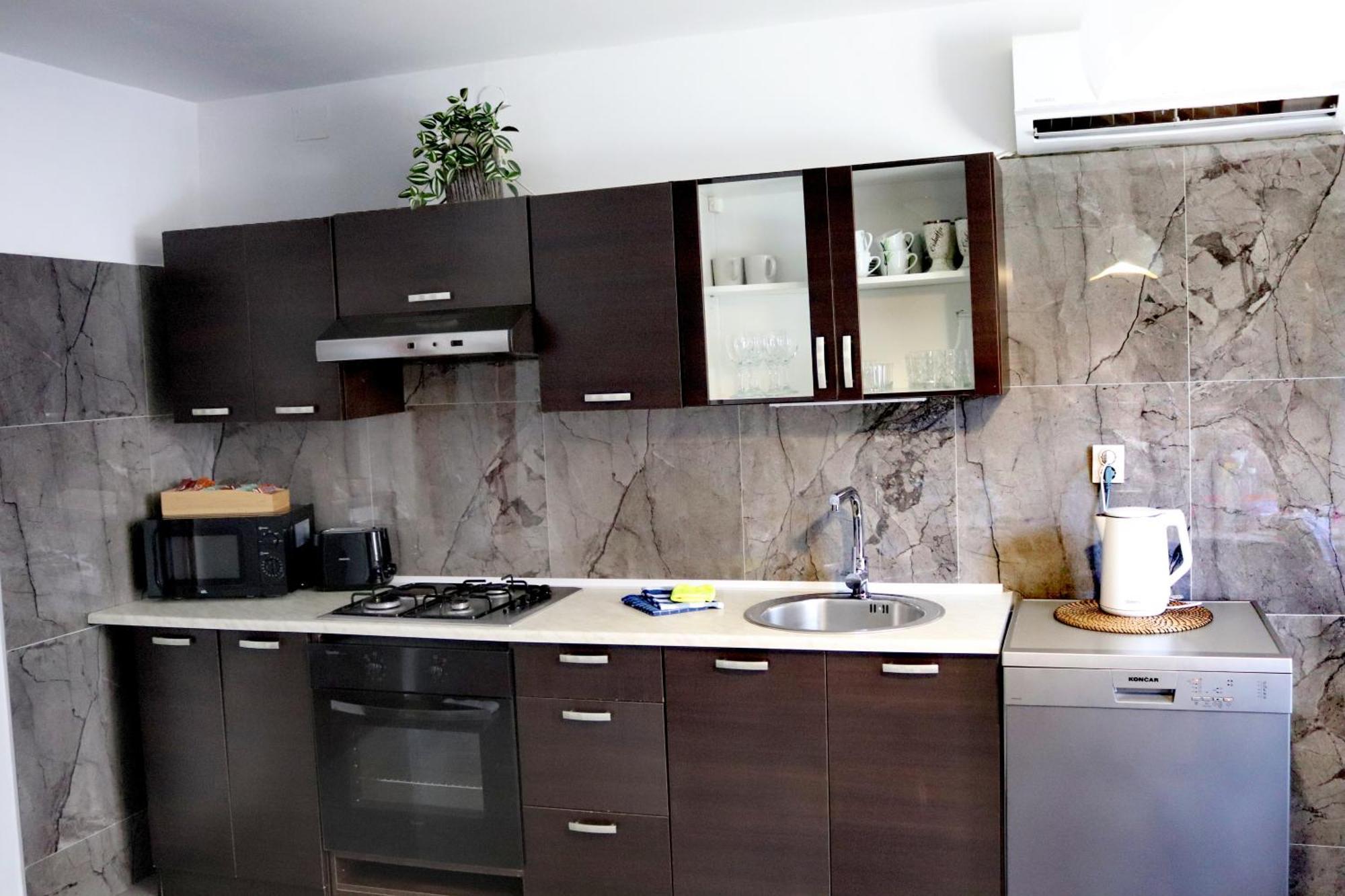 Studio Apartman Planb, Self Check In โอซีเยก ภายนอก รูปภาพ